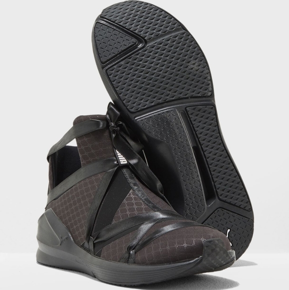 puma fierce satin en pointe